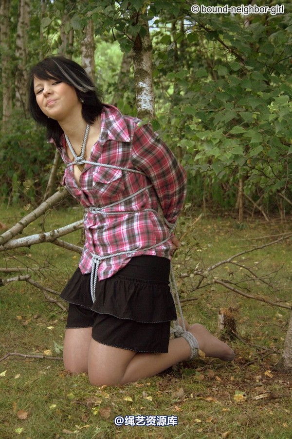 bound-neighbor-girl - Nadine - Adventure in the woods part 2 第 24 张图片
