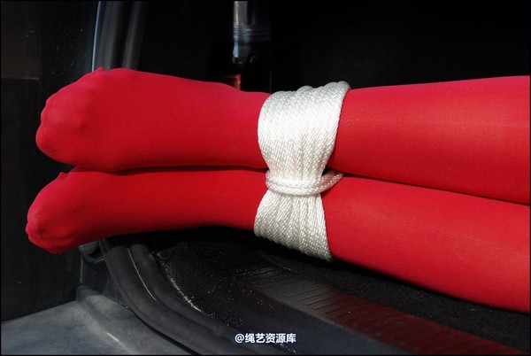 simplytied - Red tights in the Sun 第 43 张图片