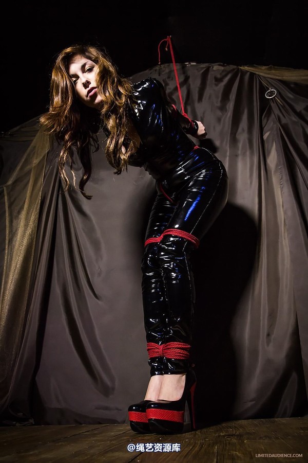 limitedaudience - 2013 trisha strict catsuit strappado 第 13 张图片