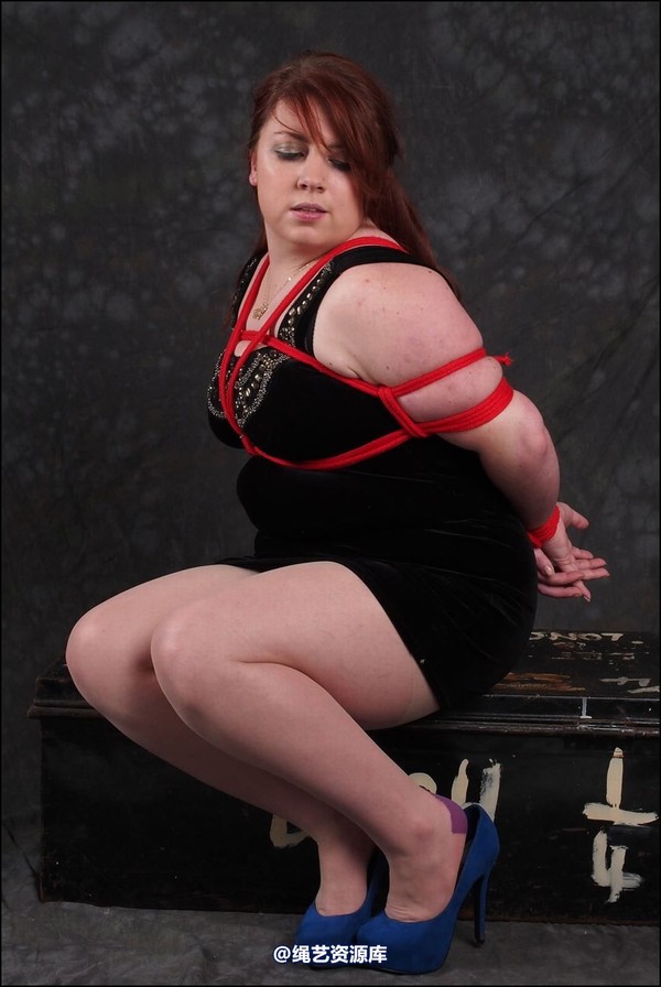 simplytied - Nikki in contrast seams 第 11 张图片