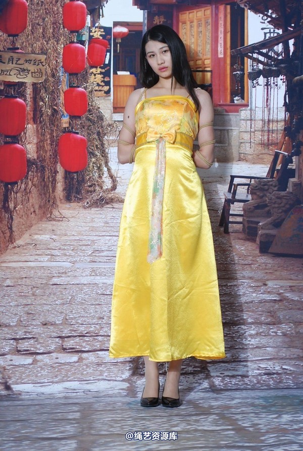 唯美之家 - 新模萧萧黄礼服 第 136 张图片