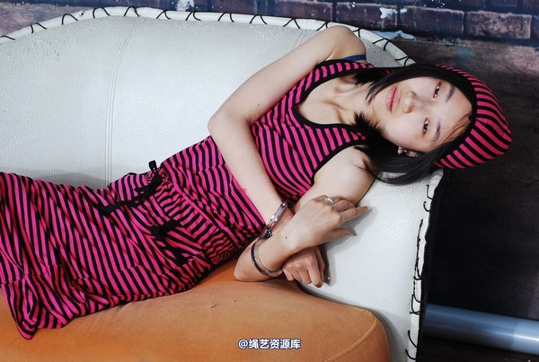 唯美之家 - 白雪试服装14 第 47 张图片