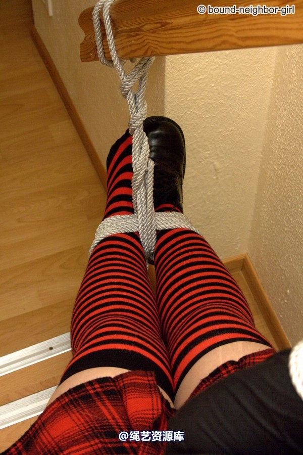 bound-neighbor-girl - Svenja - blind date with ropes 3 第 32 张图片