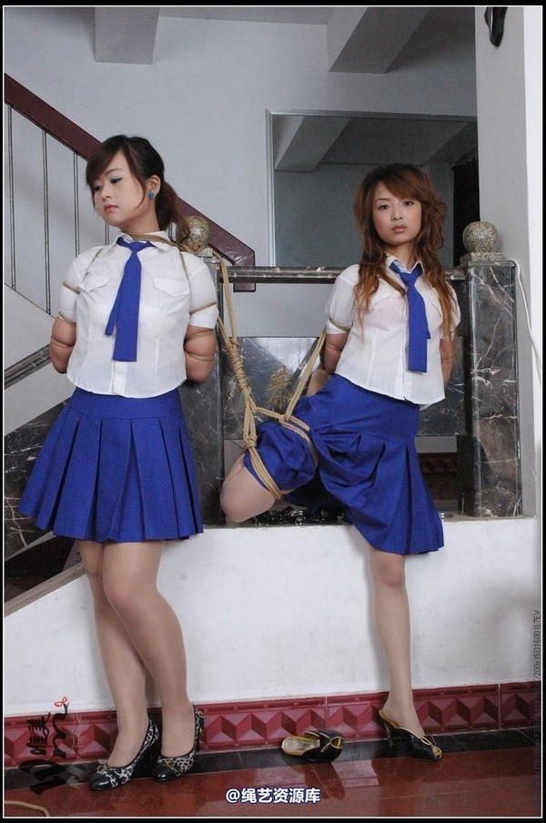 唯美之家 - 2008-09-24制服群绑 第 22 张图片