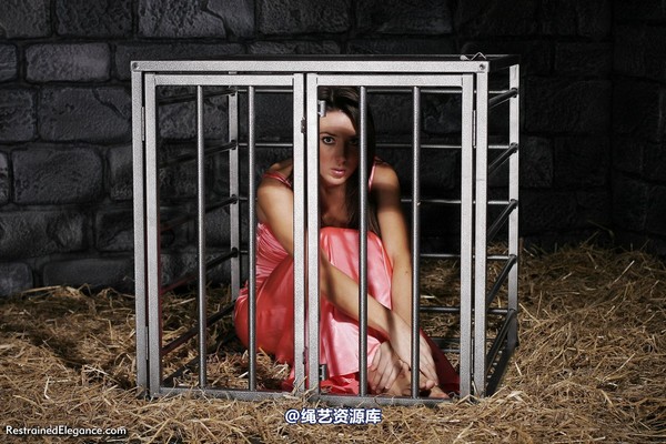 restrainedelegance - Caged for the Night 第 1 张图片