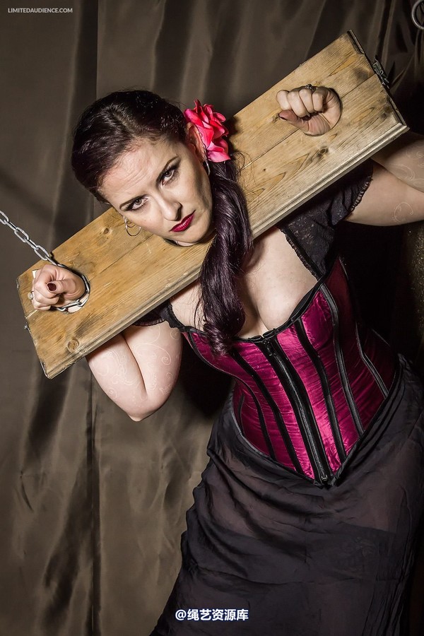 limitedaudience - 2014 caroline pierce in stocks 第 3 张图片