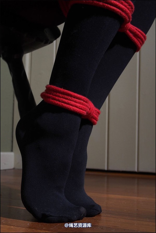 simplytied - Fawnya in red shoes 第 21 张图片
