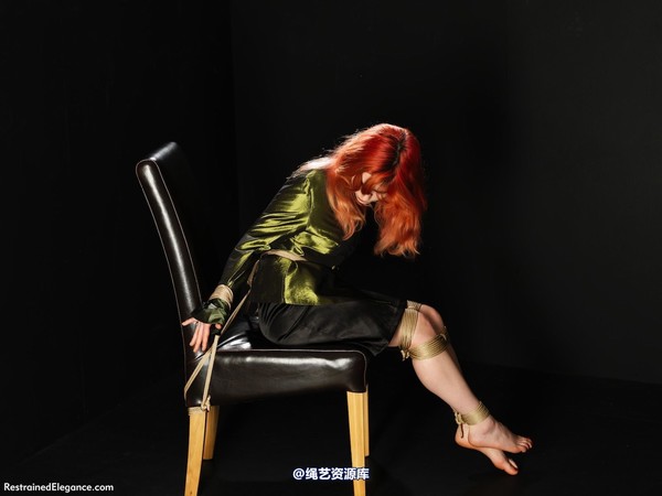 restrainedelegance - Secretarial Candidate 第 32 张图片
