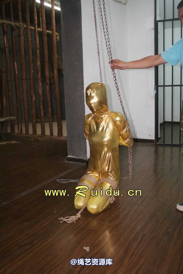锐度主张 - 20070921第34期 影片胶衣紧缚悬吊图片 第 99 张图片