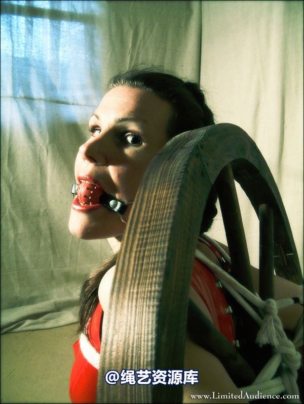 limitedaudience - 2007 elena tied to wheel 第 30 张图片