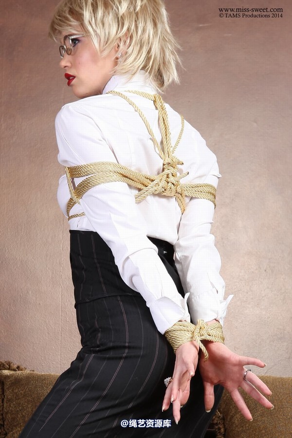 miss-sweet - THE SECRETARY CHAPTER 2 PART 1 第 31 张图片
