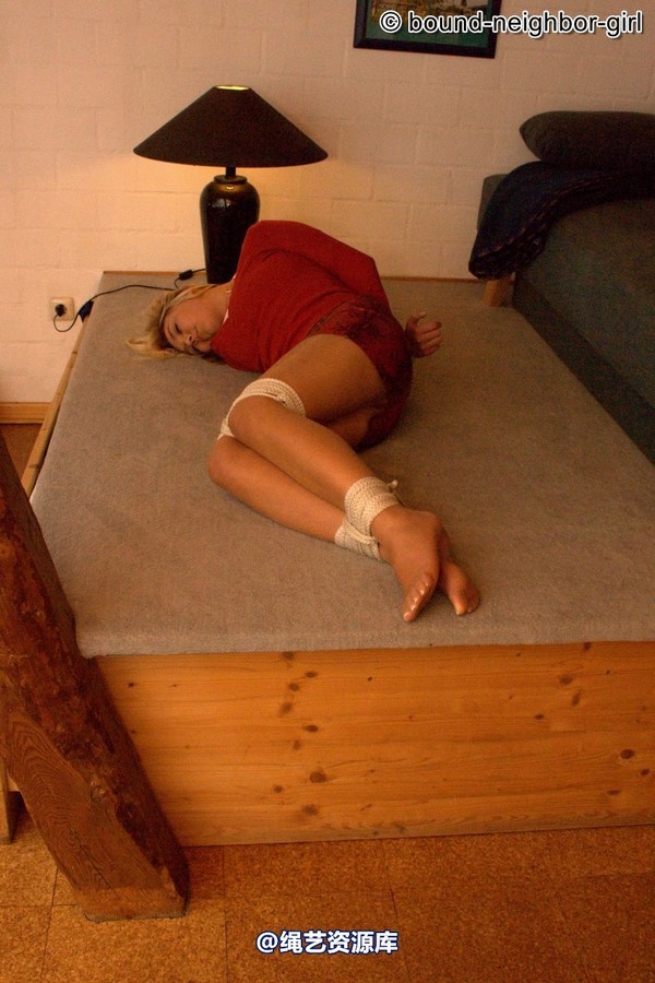 bound-neighbor-girl - Paris - For the first time tied 2 第 10 张图片