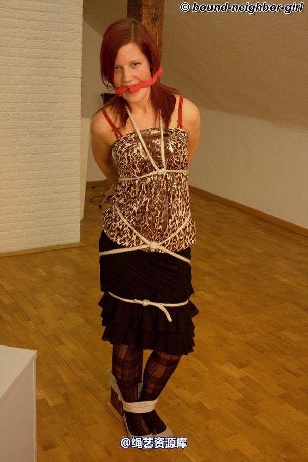 bound-neighbor-girl - Melina - Tied up in the office 2 第 54 张图片