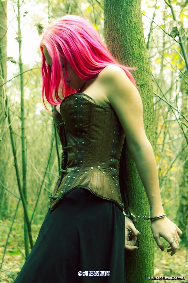 limitedaudience - 2012 elyssia cuffed in the woods 第 33 张图片