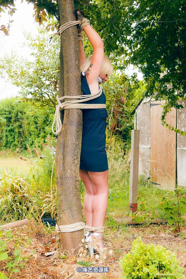 limitedaudience - 2013 kimmy louise up against a tree 第 15 张图片