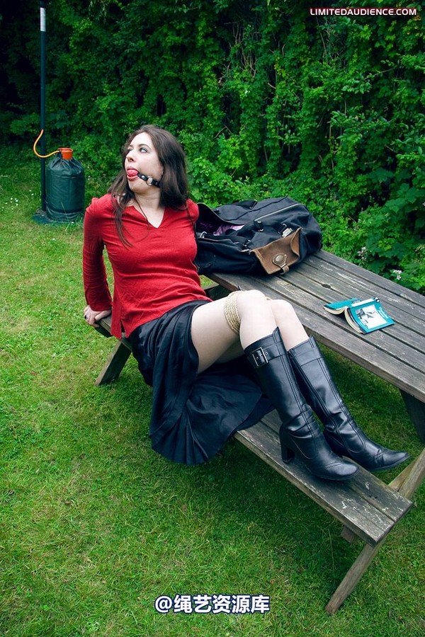 limitedaudience - 2009 catya picnic interrupted self bondage 2 第 10 张图片