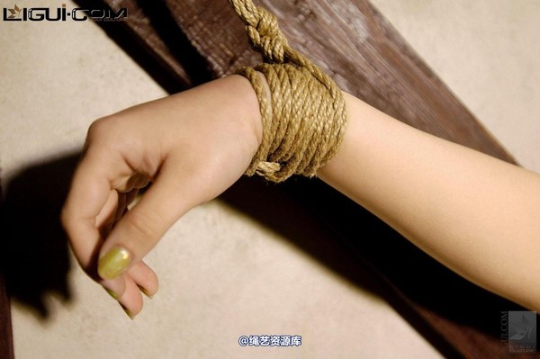 丽柜美束 - 2008-10-22 匿名 第 1 张图片