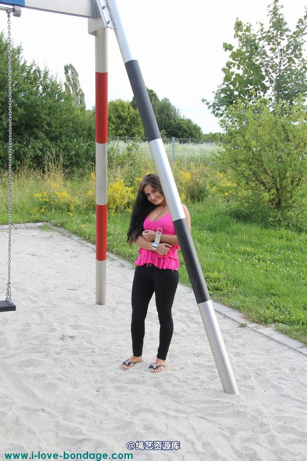 girlsinsteel - Cuffed at the playground(1) 第 42 张图片
