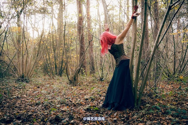 limitedaudience - 2014 elyssia hanging out in the woods 第 7 张图片