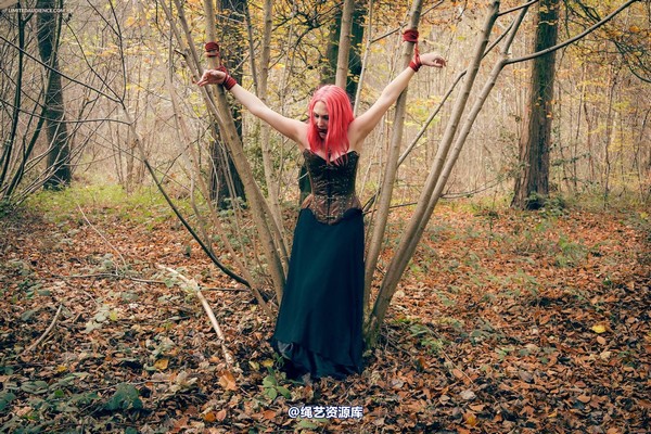 limitedaudience - 2014 elyssia hanging out in the woods 第 30 张图片