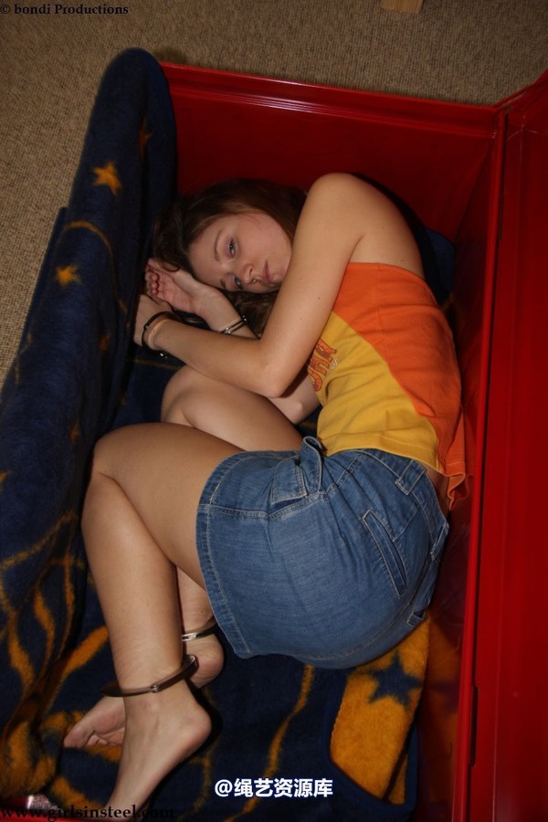 girlsinsteel - Sophia caged 第 121 张图片