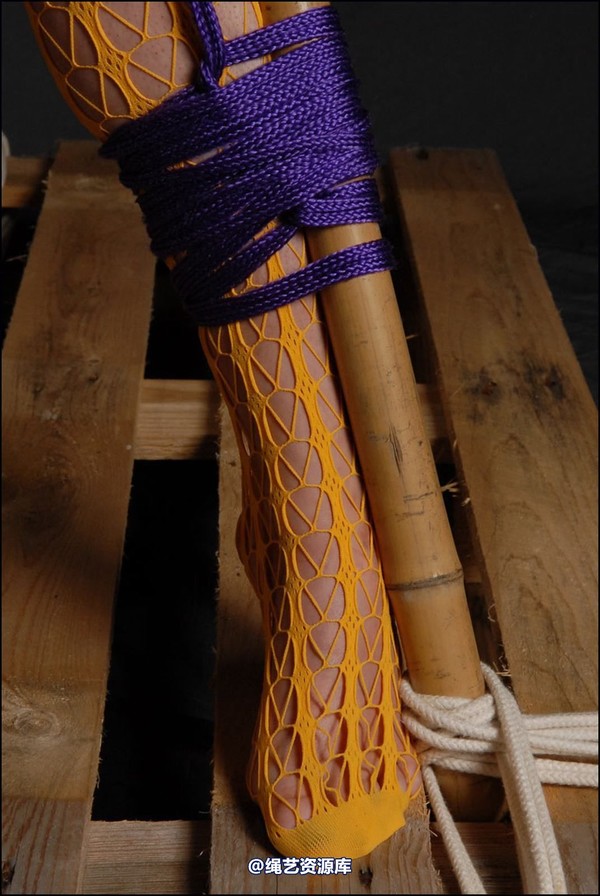 simplytied - Lady CC encased again 第 37 张图片