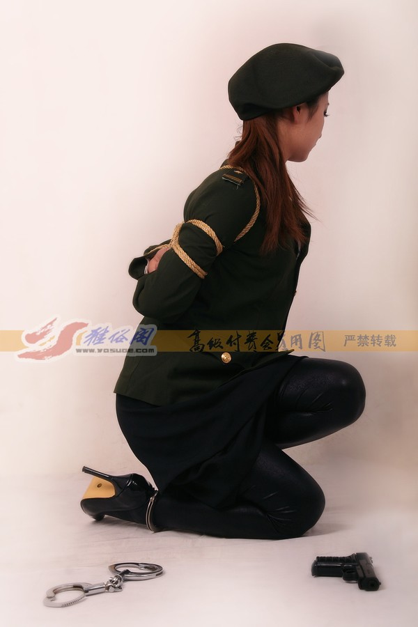 雅俗阁 - 20060422雅思警服(2) 第 29 张图片