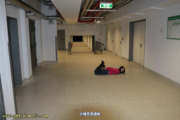 girlsinsteel - Alone at the basement 第 68 张图片