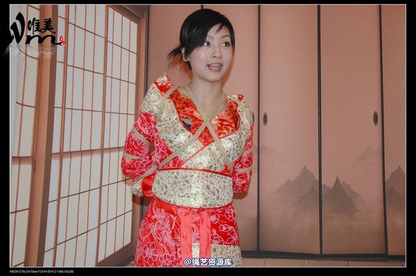 唯美之家 - 08-05-29盈盈汉服-护士装 第 35 张图片