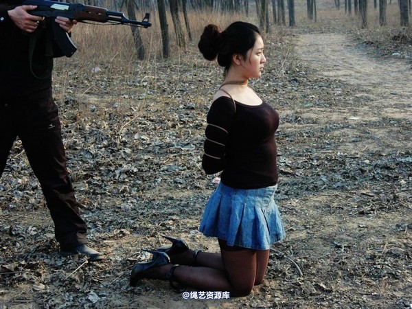 mj影视 - 2013-3-4陈沫踏青 黑丝美女最终的不归路 第 301 张图片