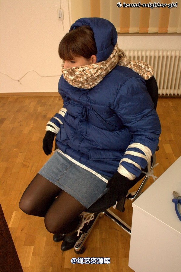 bound-neighbor-girl - Susan - Tied up in winter clothes 1 第 30 张图片