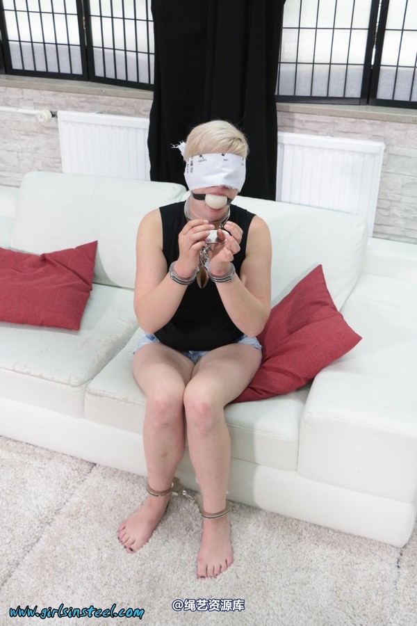girlsinsteel - Multiple neckcuffed 第 93 张图片