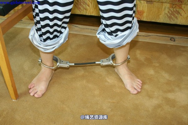 girlsinsteel - 2 dangerous girls as convicts 第 42 张图片