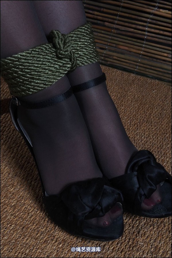 simplytied - Red dress rope and tights 第 24 张图片