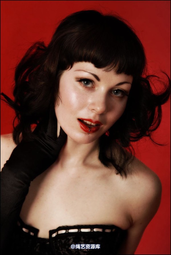 simplytied - On Red too 第 4 张图片
