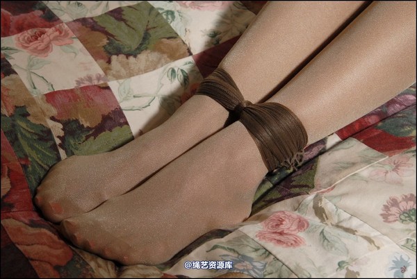 simplytied - Carla encased 第 28 张图片