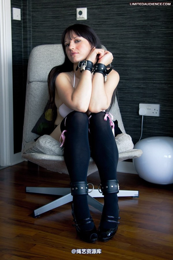 limitedaudience - 2011 sapphire slave to the chair 第 34 张图片