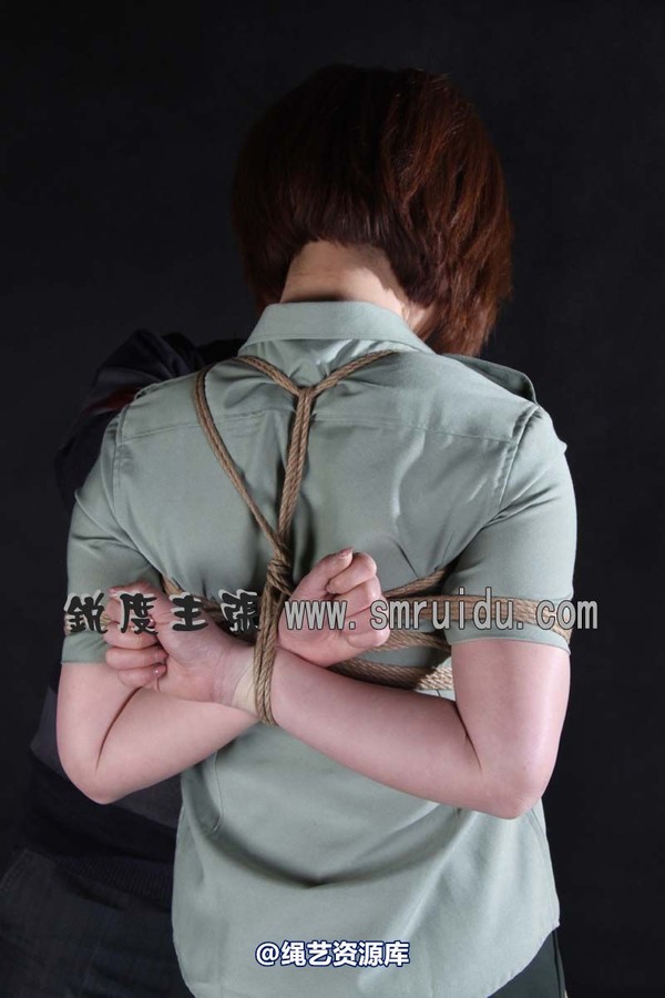 锐度主张 - 瑶瑶军服捆绑 第 6 张图片