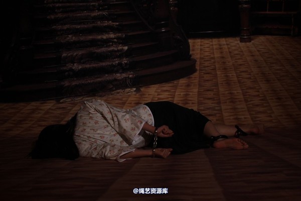 神艺缘 - 044-甜甜--带着镣铐做清洁 第 19 张图片