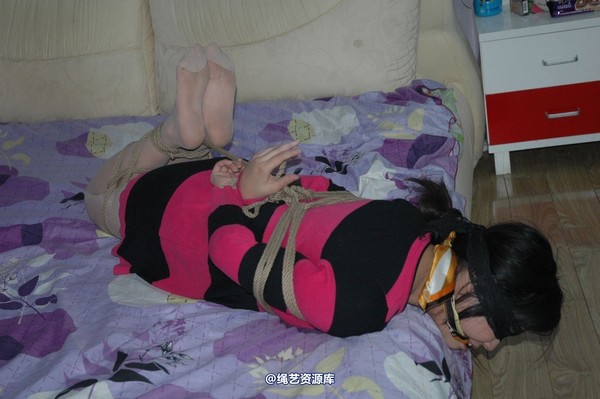 唯美之家 - 2010-12-29雪儿挣扎逃脱。 第 17 张图片