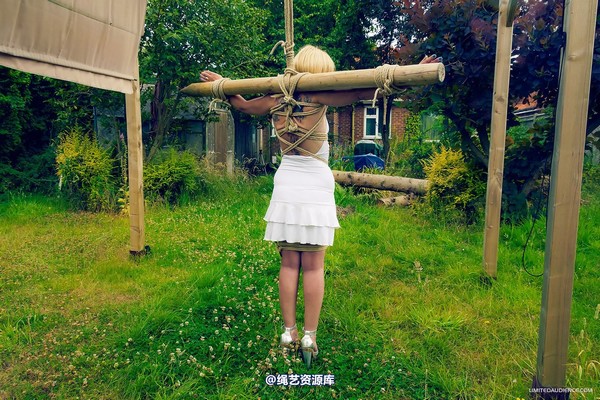 limitedaudience - 2013 kimmy louise tethered torment 第 24 张图片