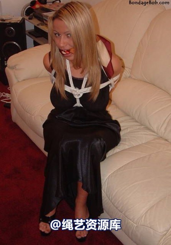 bondagebob - Taylor Black gown 1 第 7 张图片