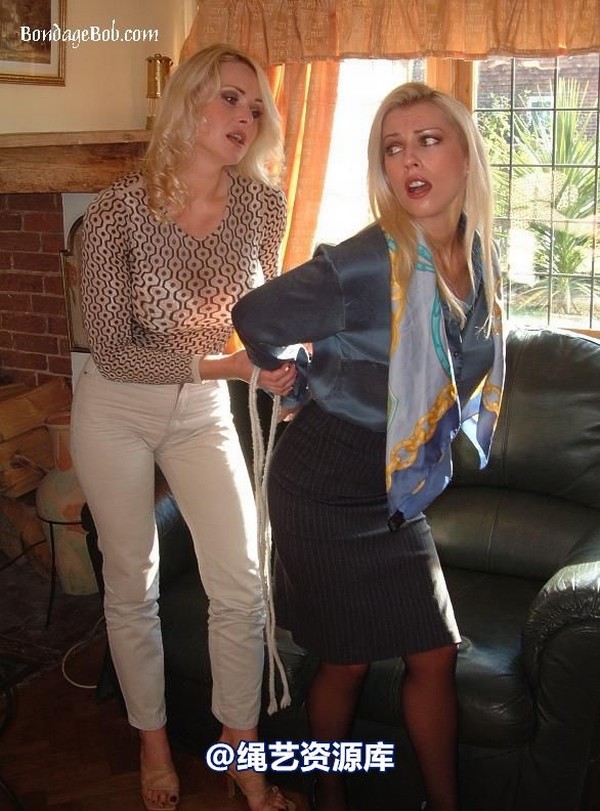 bondagebob - Katarina and Lana The estate agent part 1 第 8 张图片