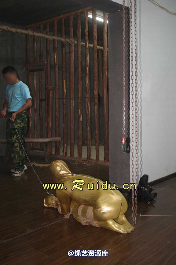 锐度主张 - 20070928第35期 影片胶衣紧缚悬吊图片 第 174 张图片