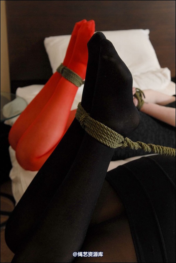 simplytied - Two again in a hotel room 第 46 张图片