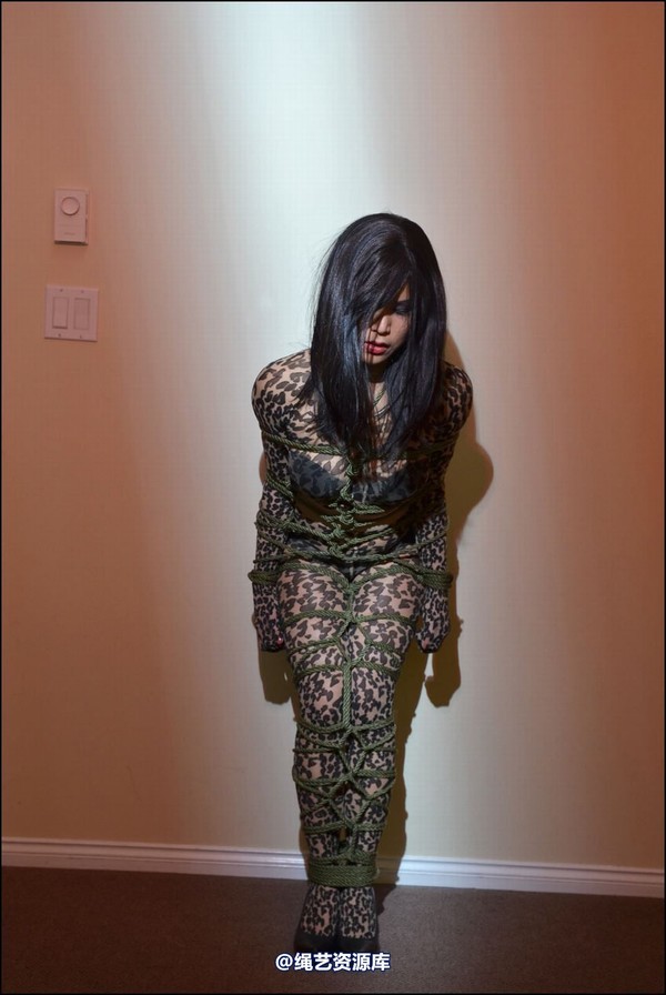 simplytied - Mitzi encased 第 15 张图片