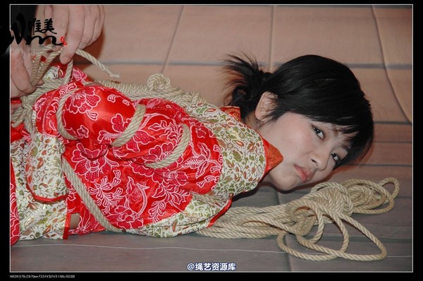 唯美之家 - 08-05-29盈盈汉服-护士装 第 133 张图片