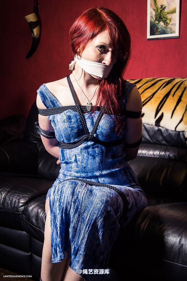limitedaudience - 2013 syrah lee bound damsel 第 18 张图片