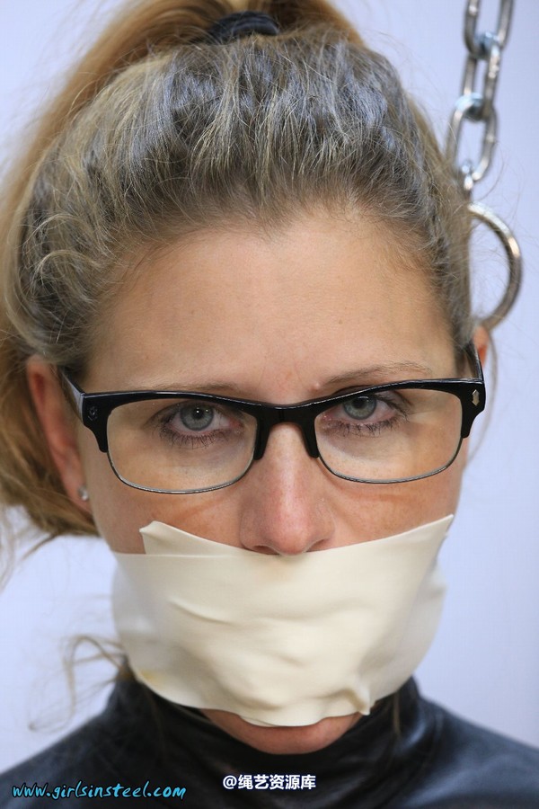 girlsinsteel - Leather lady Sophia cuffed and gagged 第 46 张图片