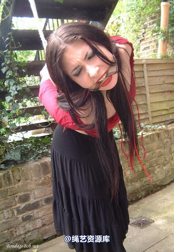 bondagebob - Lydia Tied Outdoors 第 63 张图片